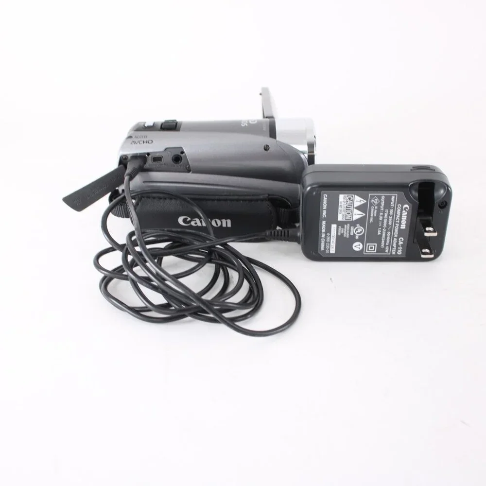 Canon Vixia HF Video Camcorder R200 DC 3.7V HD 28X Zoom W/ Accessories Camcorder